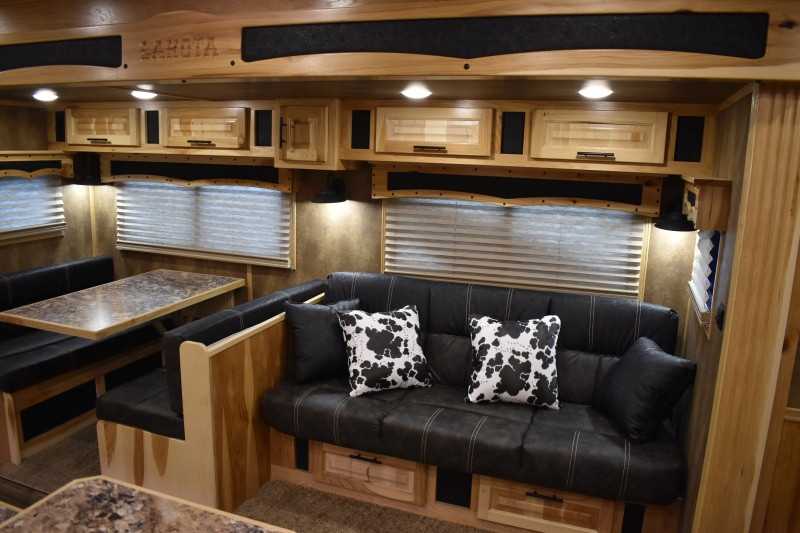 2021 Lakota Bighorn 8418GLQUG 4 Horse Trailer with 18′ Short Wall - Image 7