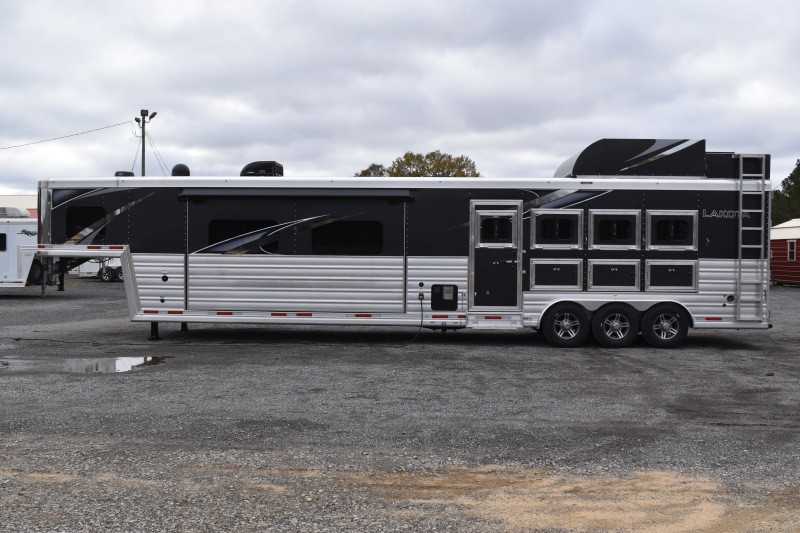 2021 Lakota Bighorn 8418GLQUG 4 Horse Trailer with 18′ Short Wall - Image 30