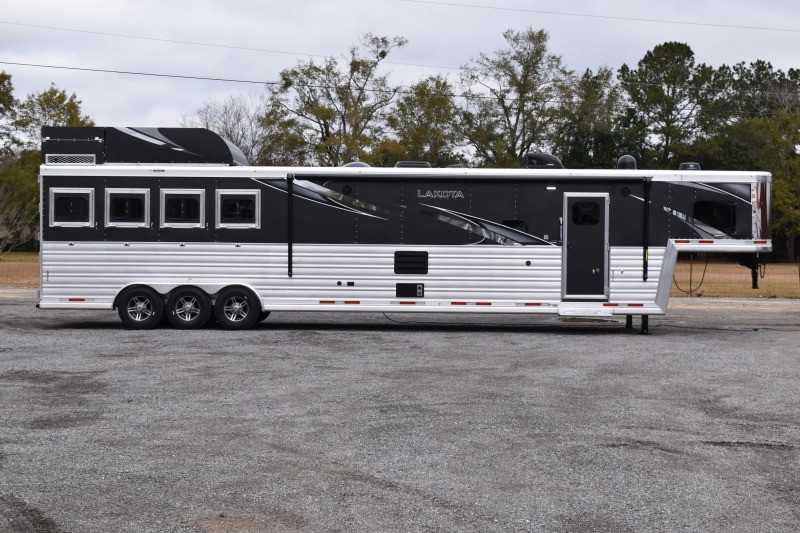 2021 Lakota Bighorn 8418GLQUG 4 Horse Trailer with 18′ Short Wall - Image 27
