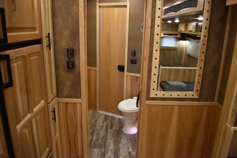 2021 Lakota Bighorn 8418GLQUG 4 Horse Trailer with 18′ Short Wall - Image 13