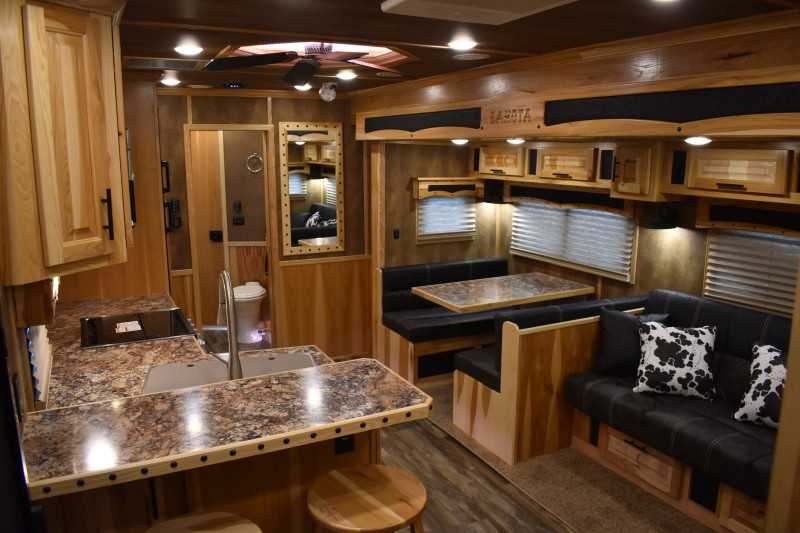 2021 Lakota Bighorn 8418GLQUG 4 Horse Trailer with 18′ Short Wall - Image 4