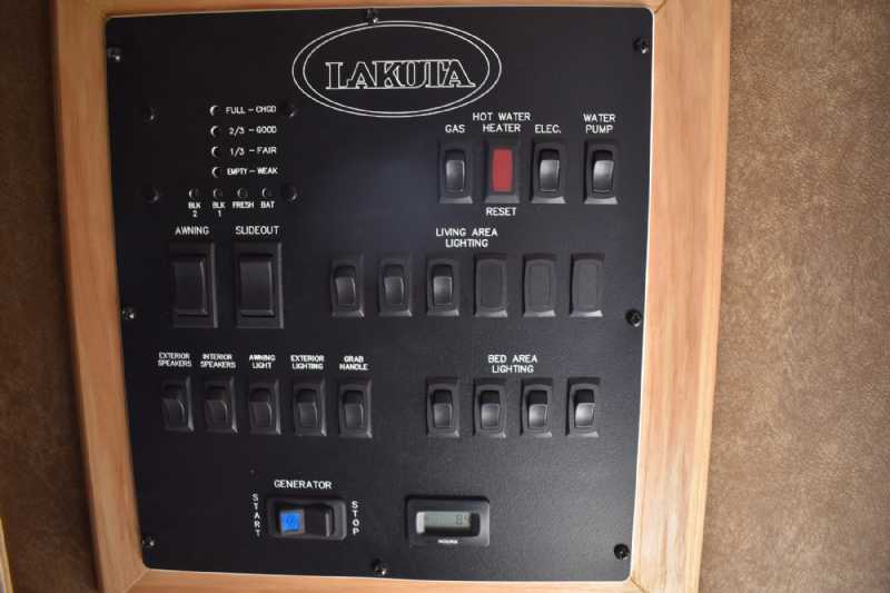 2021 Lakota Bighorn 8418GLQUG 4 Horse Trailer with 18′ Short Wall - Image 41