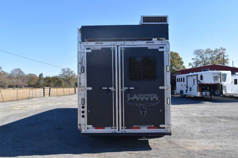 2021 Lakota Bighorn 8418GLQUG 4 Horse Trailer with 18′ Short Wall - Image 17