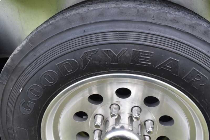 2013 Lakota Charger 8411LQ 4 Horse Trailer with 13′ Short Wall - Image 32