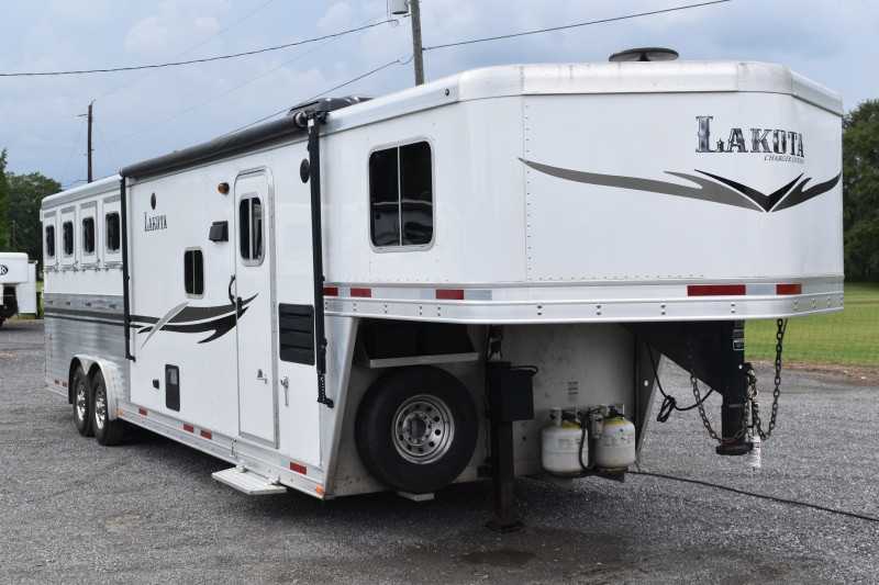 2013 Lakota Charger 8411LQ 4 Horse Trailer with 13′ Short Wall - Image 6