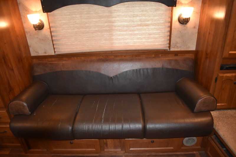 2013 Lakota Charger 8411LQ 4 Horse Trailer with 13′ Short Wall - Image 15