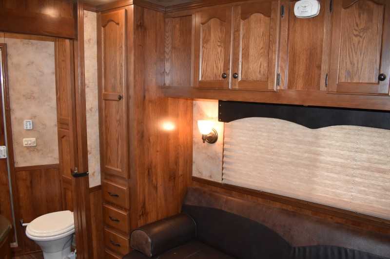 2013 Lakota Charger 8411LQ 4 Horse Trailer with 13′ Short Wall - Image 14