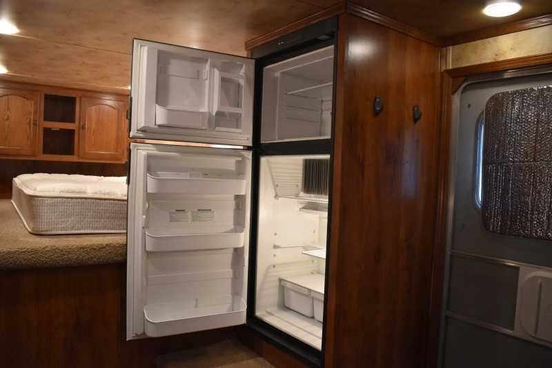 2013 Lakota Charger 8411LQ 4 Horse Trailer with 13′ Short Wall - Image 19