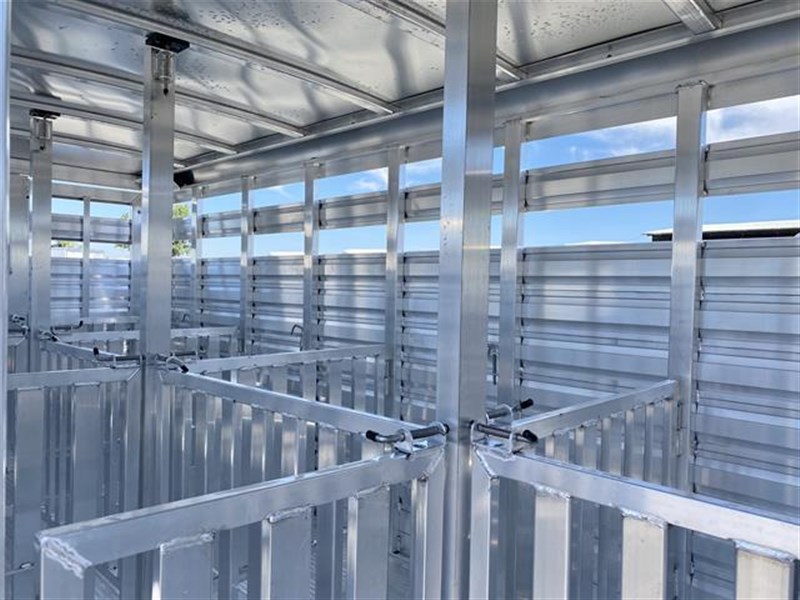 2024 Exiss Exhibitor Mini 615 Bumper Pull Stock Trailer, 8 pens - Image 10