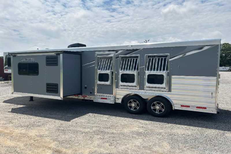 New 2024 Lakota 8313RKBGLQ Charger 3 Horse Trailer with 13′ Short Wall - Image 3