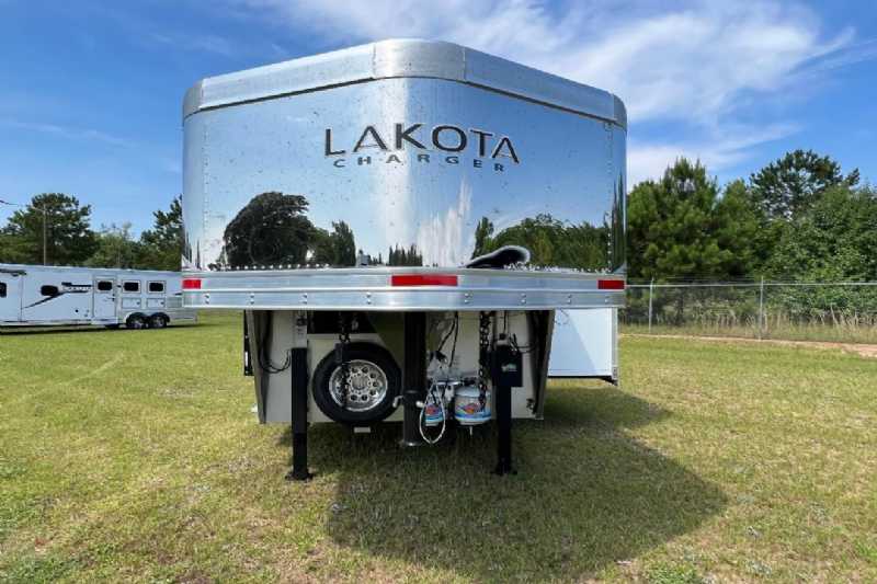 2024 Lakota Charger LE81413SR Stock Trailer with 13′ Short Wall - Image 3