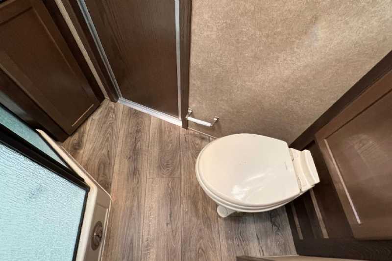 2024 Lakota Charger LE81413SR Stock Trailer with 13′ Short Wall - Image 10