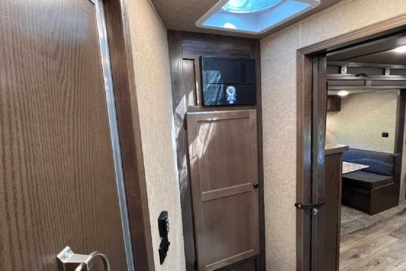 2024 Lakota Charger LE81413SR Stock Trailer with 13′ Short Wall - Image 9