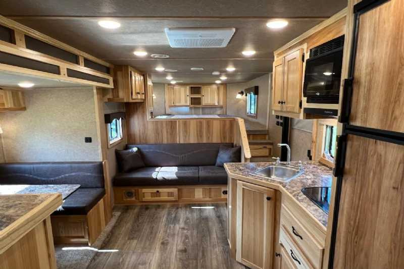 2024 Lakota Charger 8411RKGLQ 4 Horse Trailer with 11′ Short Wall - Image 23