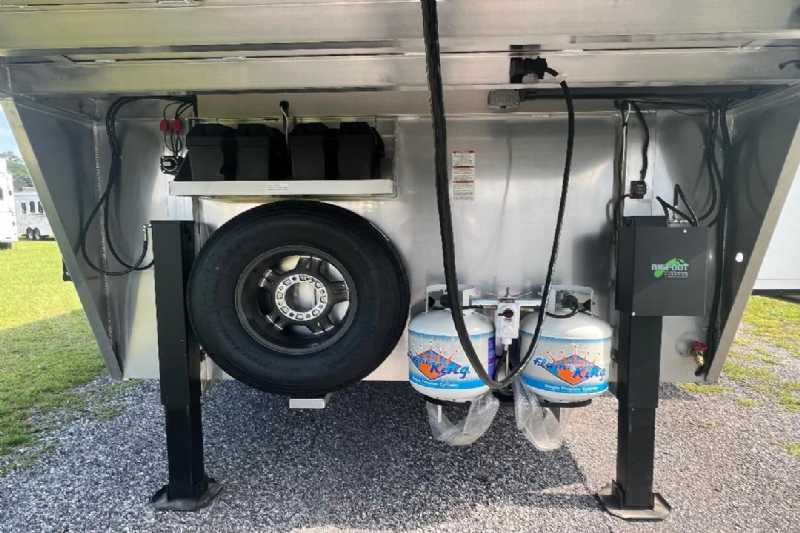 2024 Lakota Charger 8411RKGLQ 4 Horse Trailer with 11′ Short Wall - Image 32