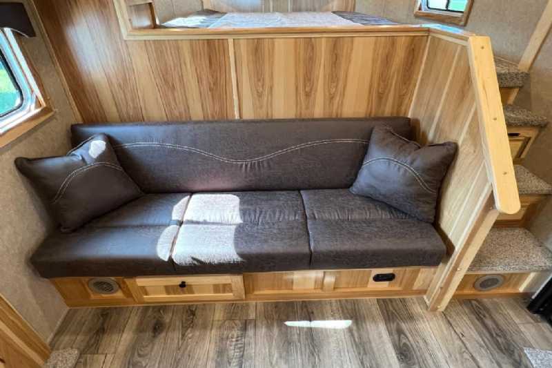 2024 Lakota Charger 8411RKGLQ 4 Horse Trailer with 11′ Short Wall - Image 20