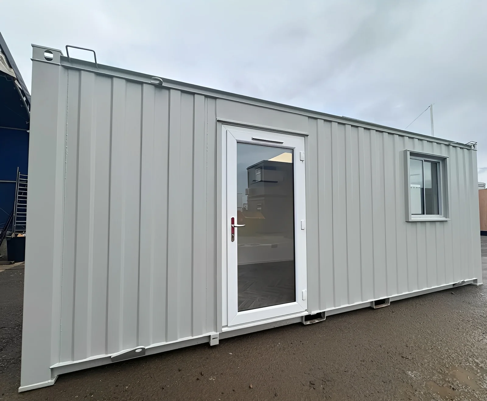 21ft x 8ft Custom Office Cabin – Refurbished Portable Building with A/C & Glazed Door - Image 4