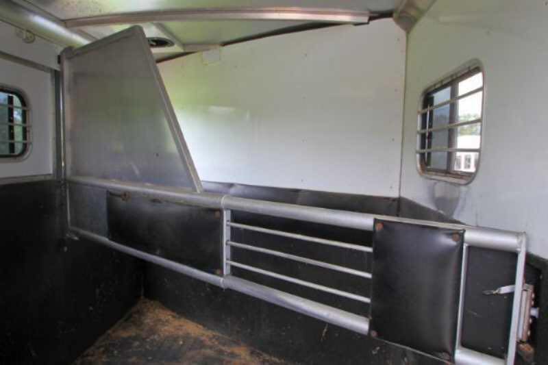 2003 Sundowner 2 Horse - Image 3