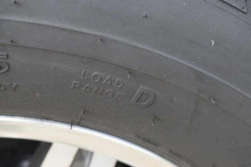 2018 Lakota 2HBPST 2 Horse Trailer - Image 3