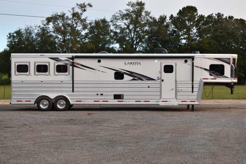 2021 Lakota BIGHORN 8316SRGLQ 3 Horse Trailer with 16′ Short Wall - Image 2