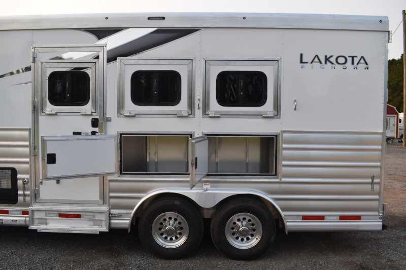 2021 Lakota BIGHORN 8316SRGLQ 3 Horse Trailer with 16′ Short Wall - Image 9
