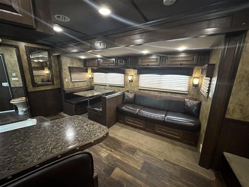 2014 Lakota Bighorn 8416, Generator, Couch, Dinette 17’ Shortwall, 4 Horse Trailer, 12′ Slide. - Image 27