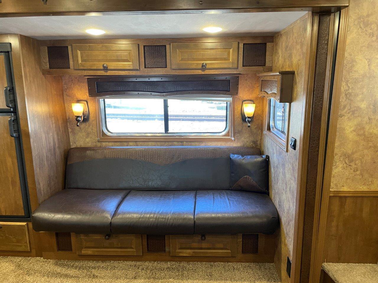 2015 Lakota Bighorn Edition 8414 4 Horse Trailer With Living Quarters “1 Slide” - Image 14