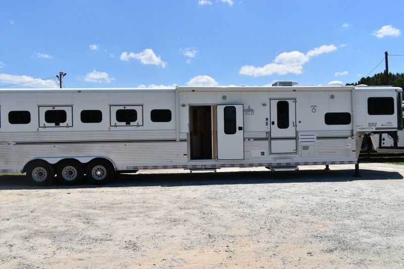 2005 Sundowner Sunlite 6LQ Horse Trailer with 11′ Short Wall 725 Grand Sierra 8612GLQ MidTack - Image 6