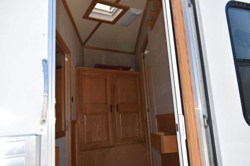 2005 Sundowner Sunlite 6LQ Horse Trailer with 11′ Short Wall 725 Grand Sierra 8612GLQ MidTack - Image 43