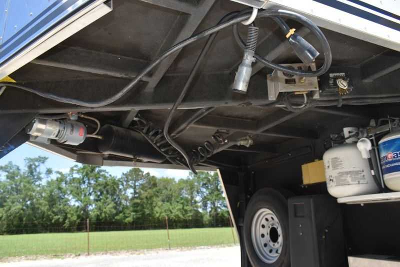 2005 Sundowner Sunlite 6LQ Horse Trailer with 11′ Short Wall 725 Grand Sierra 8612GLQ MidTack - Image 46