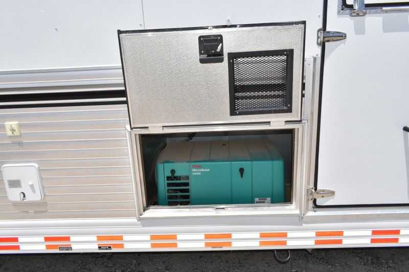 2005 Sundowner Sunlite 6LQ Horse Trailer with 11′ Short Wall 725 Grand Sierra 8612GLQ MidTack - Image 51