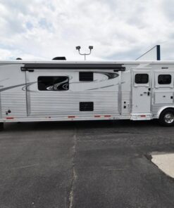 2018 Lakota Bighorn 3 Horse Living Quarters
