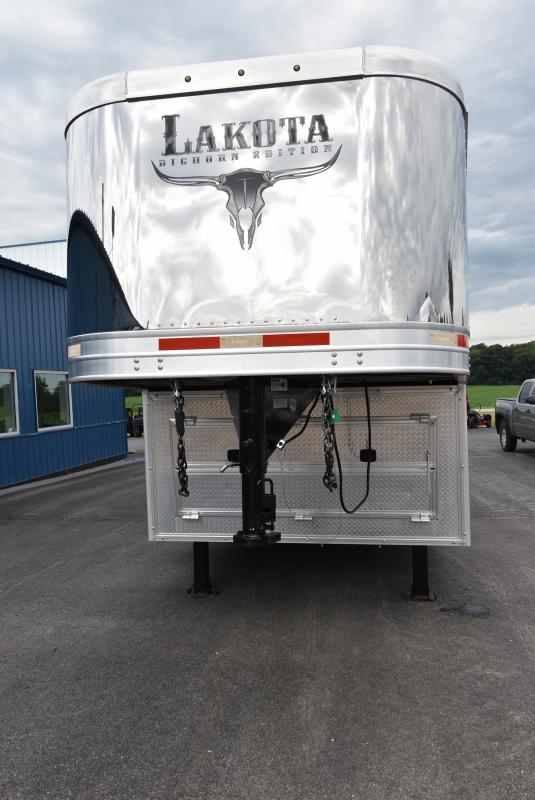 2018 Lakota Bighorn 3 Horse Living Quarters - Image 3