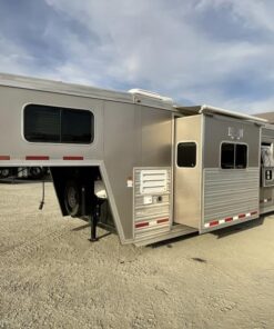 2014 Logan Coach RAZ4GNHDLQ 40′ 4 horse Razor GN Horse Trailer**WITH WALK IN CLOSET**